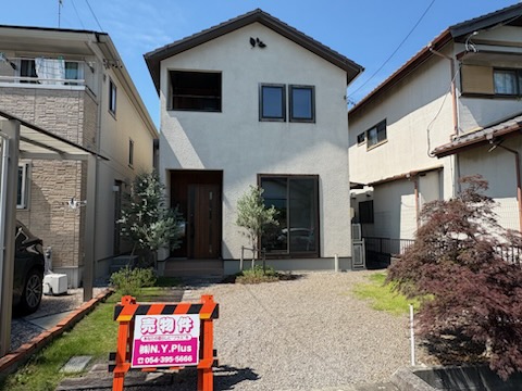 New物件情報　　　　　　　　　　　　　　　　　　　　　　　　≪焼津市柳新屋中古住宅≫